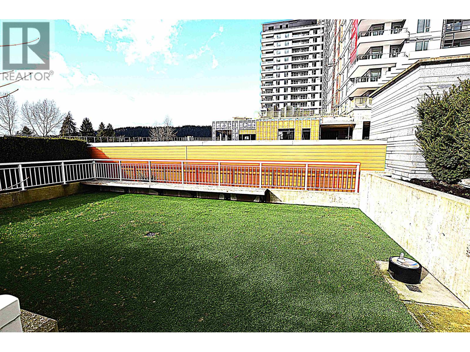 605 652 Whiting Way, Coquitlam, British Columbia  V3J 0K3 - Photo 11 - R3101740