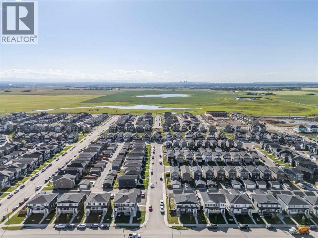 204 Chelsea Manor, Chestermere, Alberta  T1X 2P5 - Photo 3 - A2278772