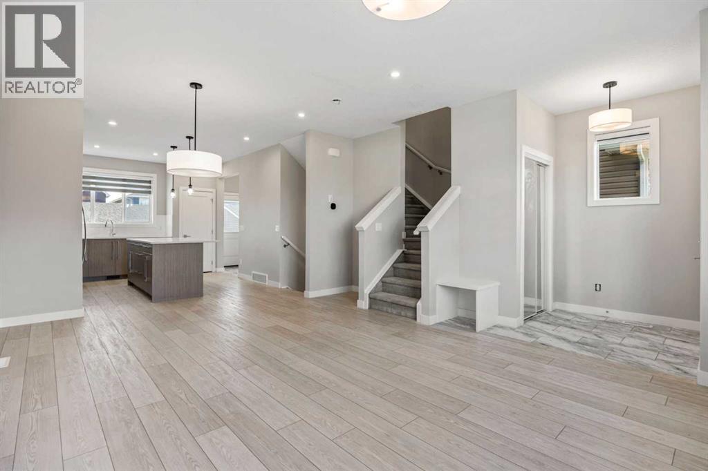 204 Chelsea Manor, Chestermere, Alberta  T1X 2P5 - Photo 7 - A2278772