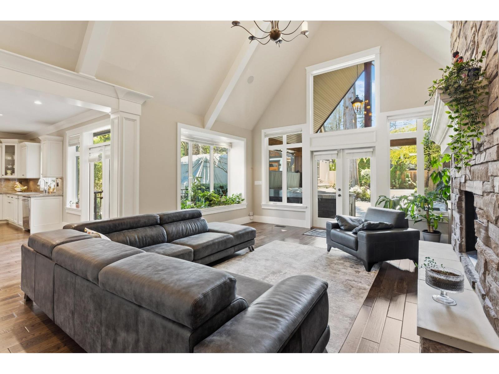 12576 26a Avenue, Surrey, British Columbia  V4A 2M2 - Photo 4 - R3107877