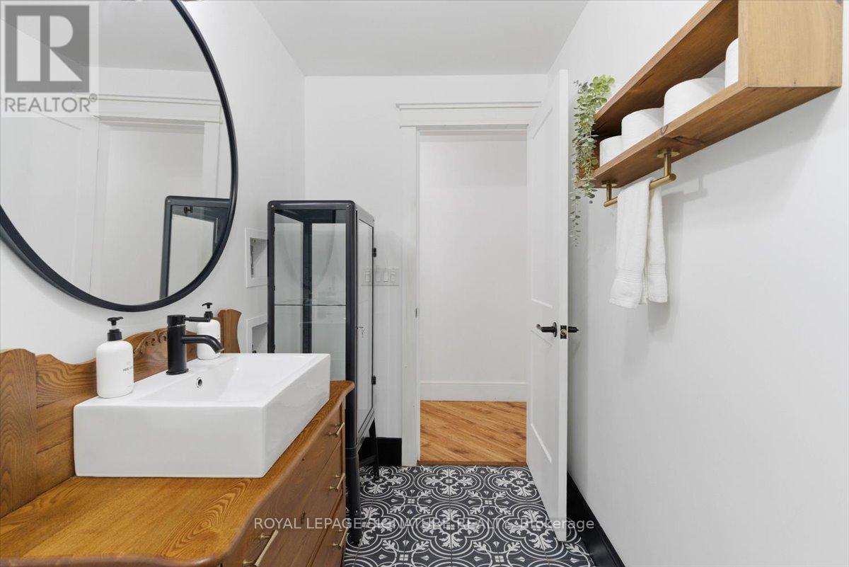 52 Picton Main Street, Prince Edward County, Ontario  K0K 2T0 - Photo 11 - X12967902