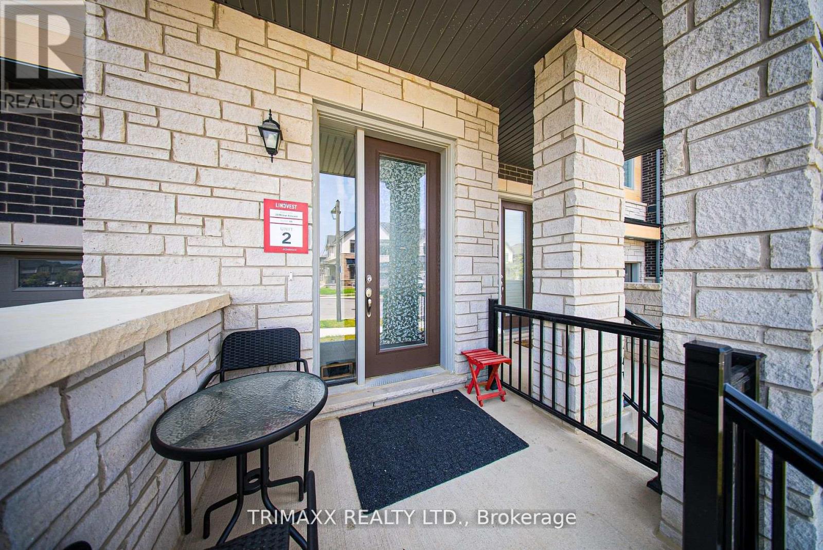 19 Molnar Crescent, Brantford, Ontario  N3T 0X3 - Photo 2 - X12967960