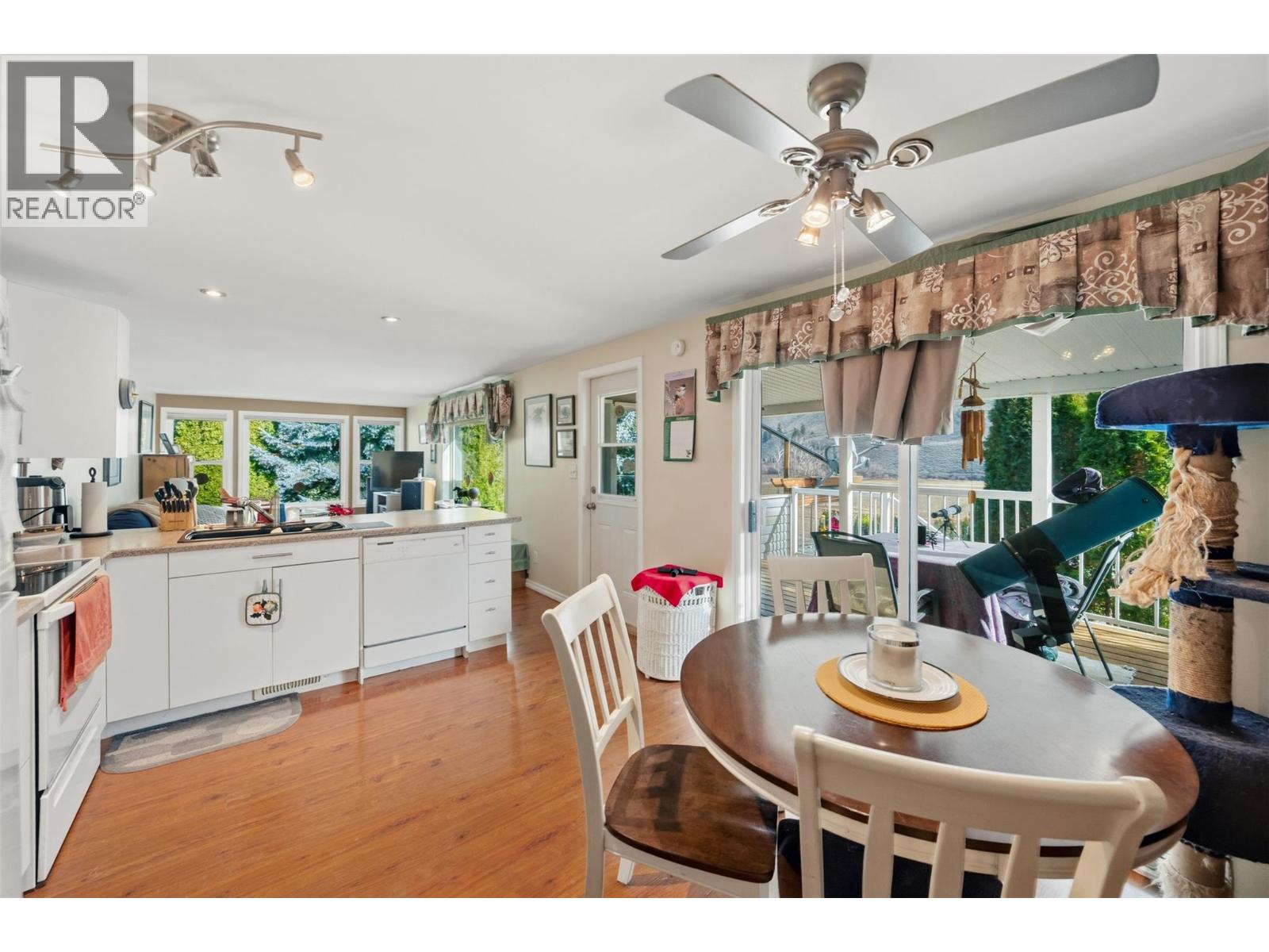 1292 Highway 3a Unit# 30, Keremeos, British Columbia  V0X 1N4 - Photo 3 - 10376835