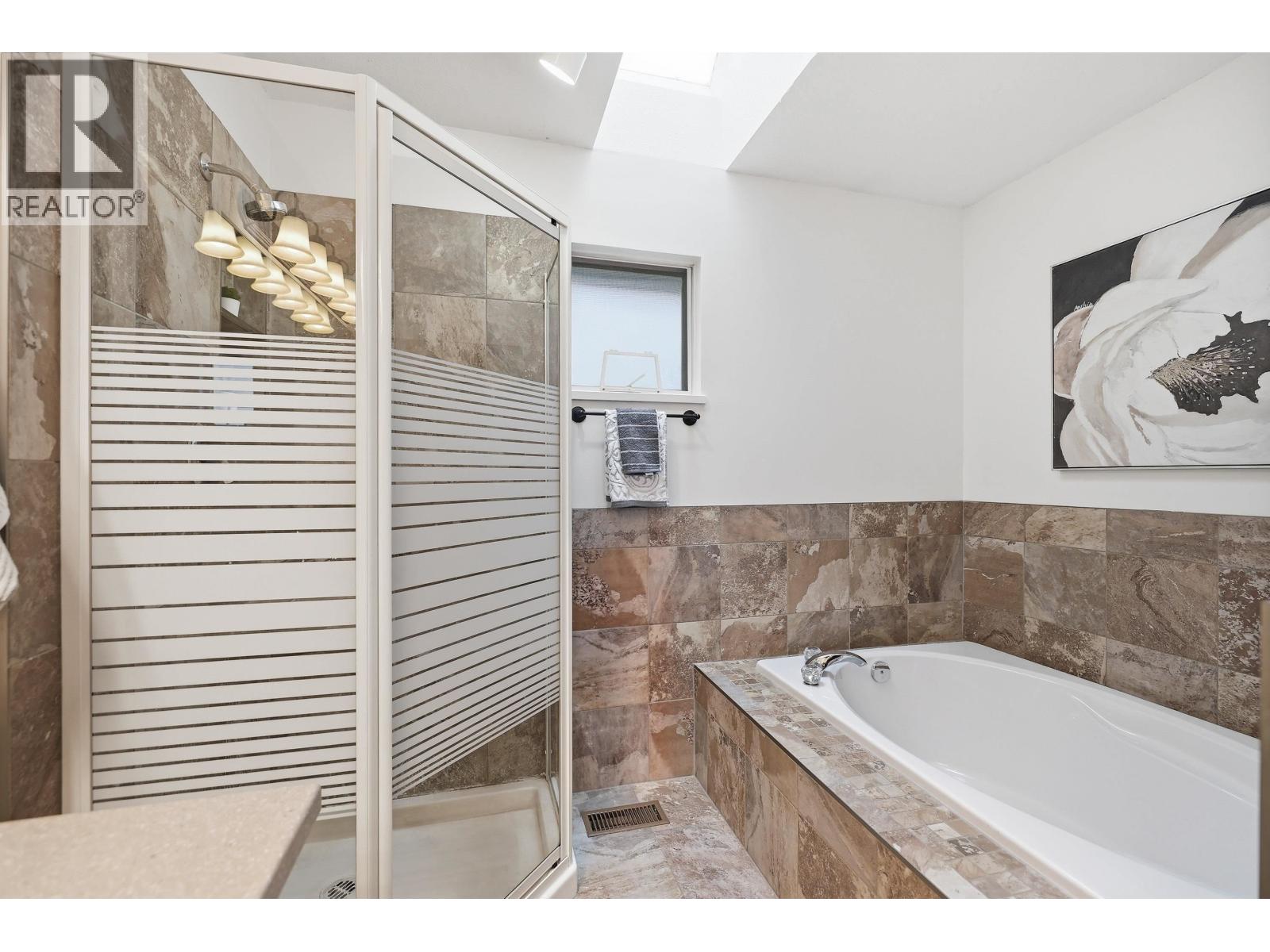 1330 Cimarron Drive, Coquitlam, British Columbia  V3B 7B3 - Photo 14 - R3107324