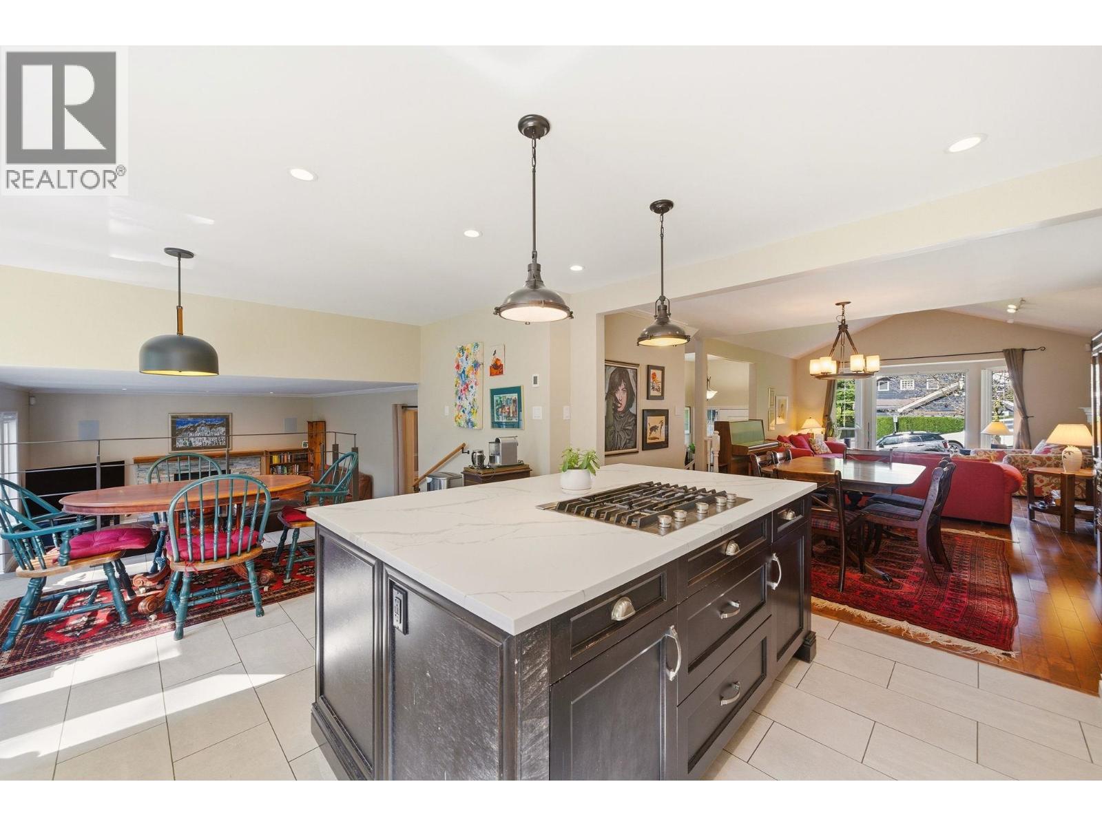 4575 Cliffmont Road, North Vancouver, British Columbia  V7G 1J8 - Photo 6 - R3107853