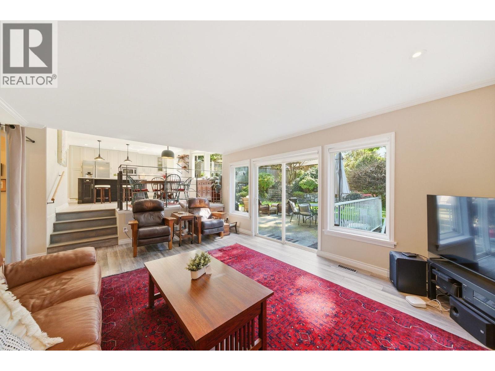 4575 Cliffmont Road, North Vancouver, British Columbia  V7G 1J8 - Photo 10 - R3107853