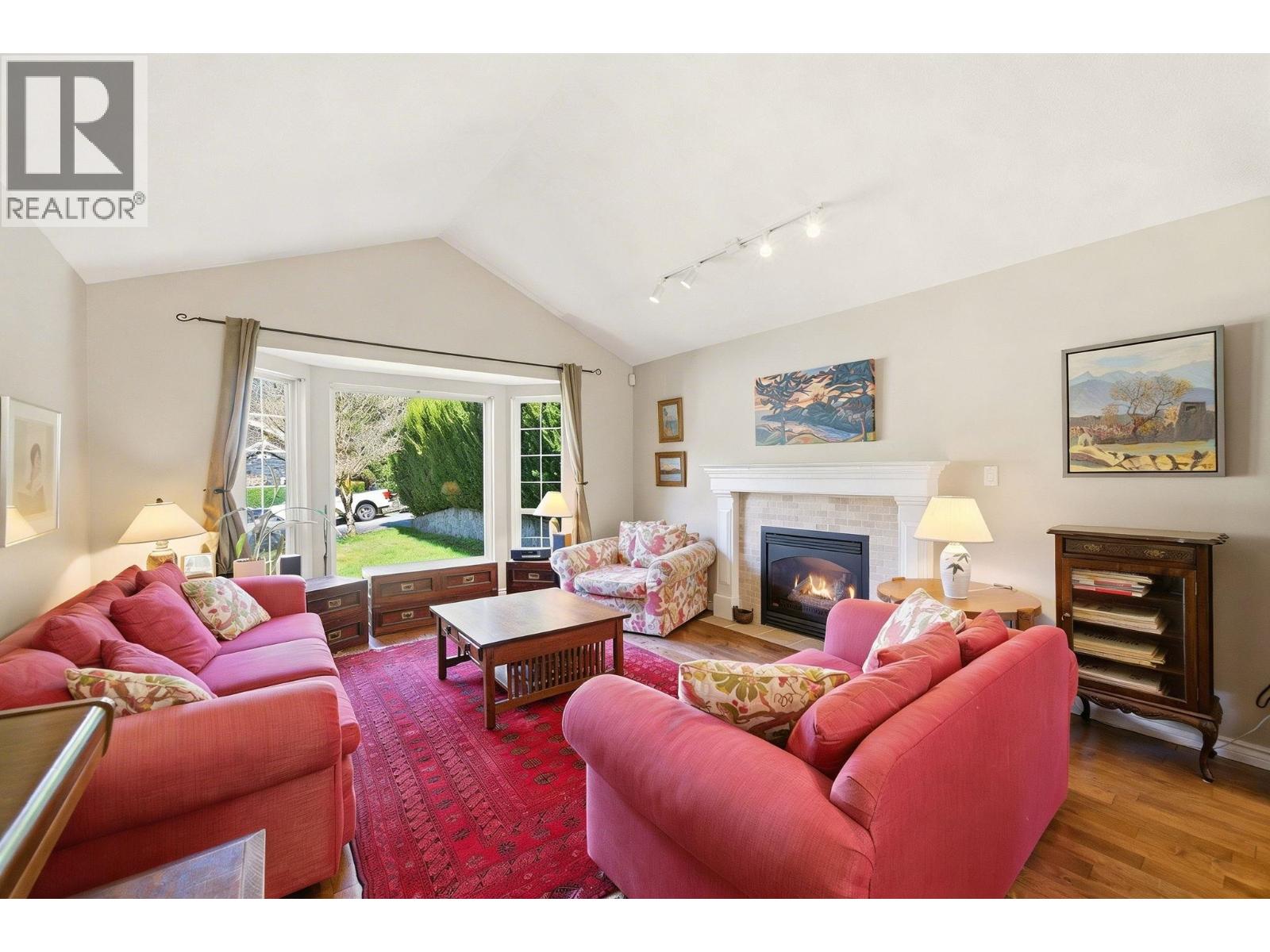 4575 Cliffmont Road, North Vancouver, British Columbia  V7G 1J8 - Photo 14 - R3107853