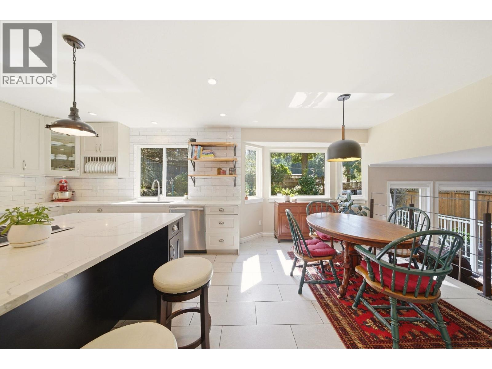 4575 Cliffmont Road, North Vancouver, British Columbia  V7G 1J8 - Photo 8 - R3107853