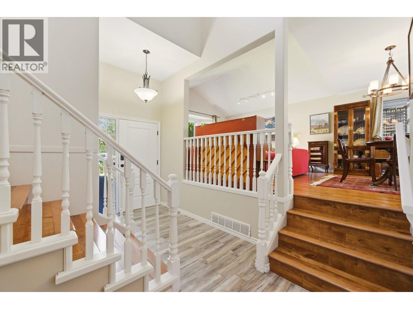 4575 Cliffmont Road, North Vancouver, British Columbia  V7G 1J8 - Photo 12 - R3107853