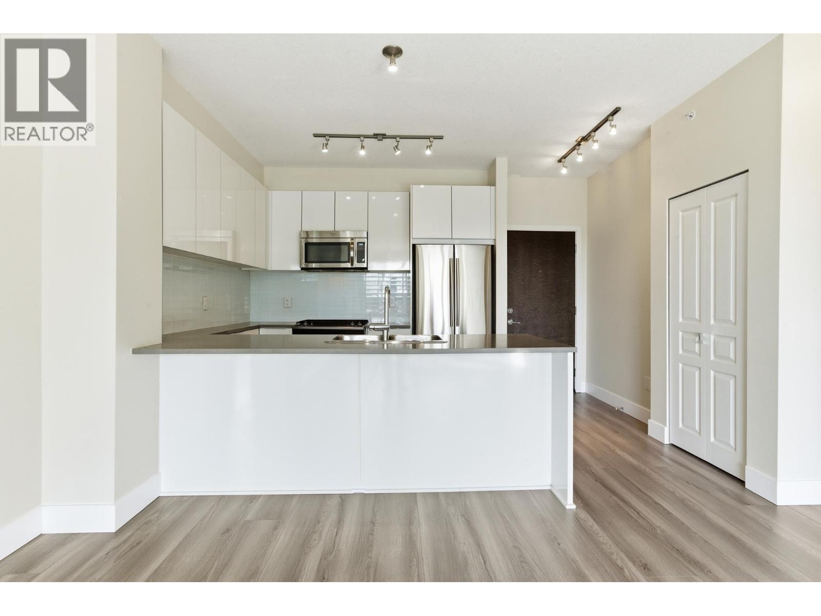 505 1152 Windsor Mews, Coquitlam, British Columbia  V3B 0N1 - Photo 6 - R3107796