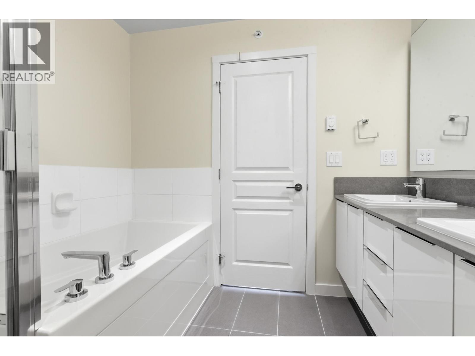 505 1152 Windsor Mews, Coquitlam, British Columbia  V3B 0N1 - Photo 15 - R3107796