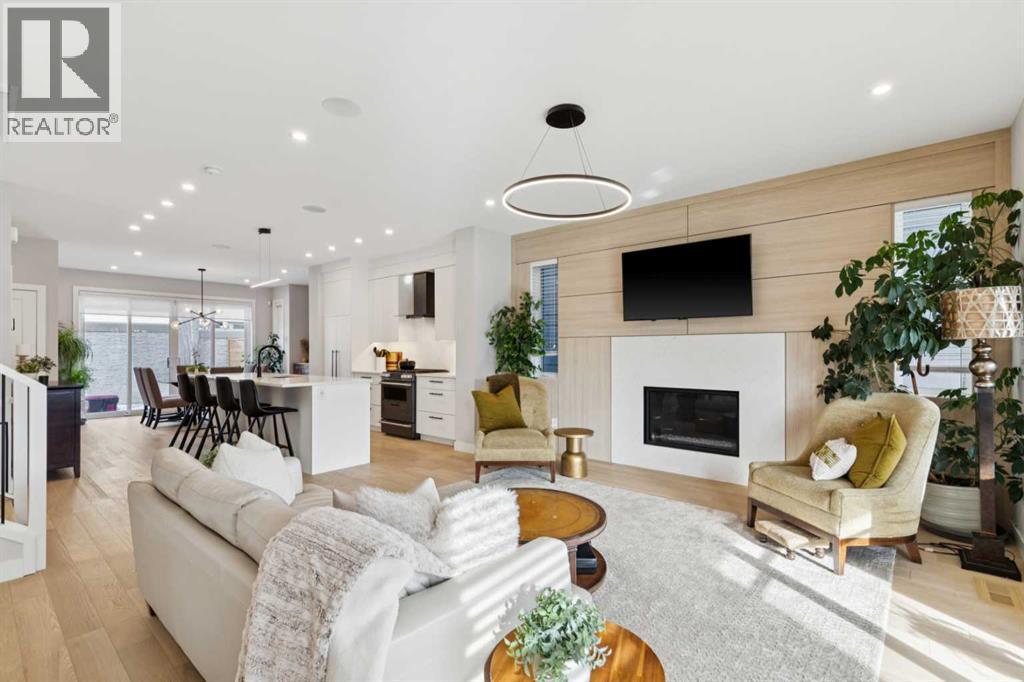 28 Timberline Way SW, Calgary, Alberta  T3H 0W3 - Photo 6 - A2289472