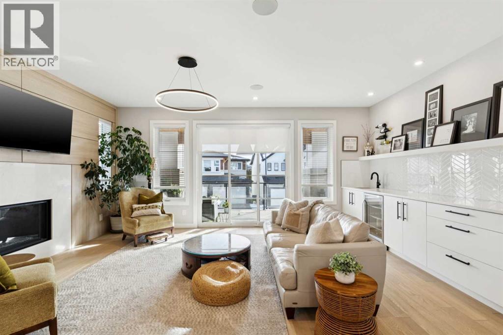 28 Timberline Way SW, Calgary, Alberta  T3H 0W3 - Photo 4 - A2289472