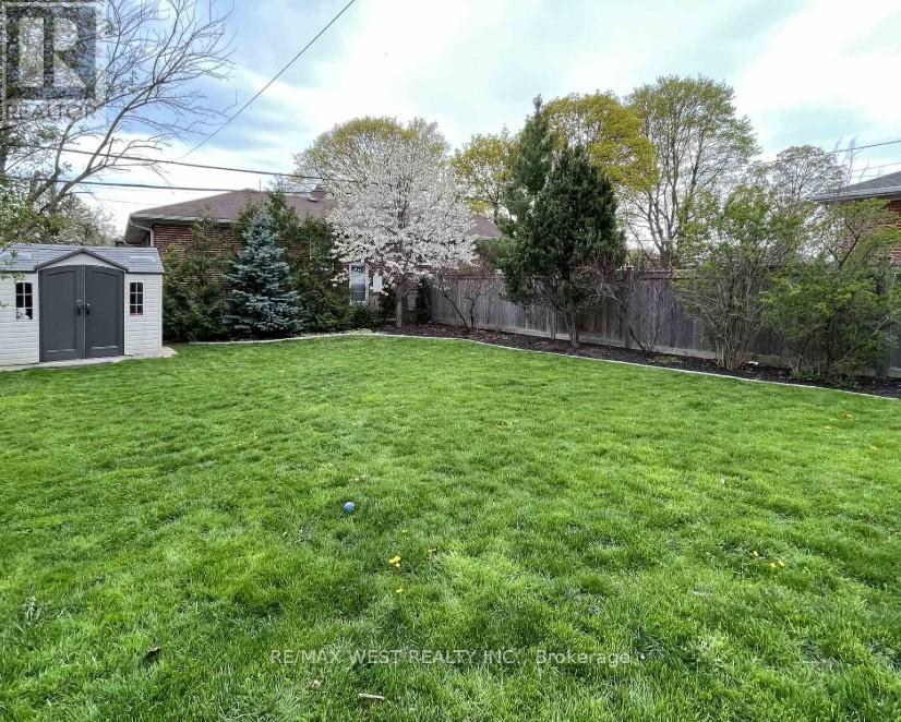 17 Saybrook Avenue, Toronto, Ontario  M8Z 2V3 - Photo 35 - W12960136