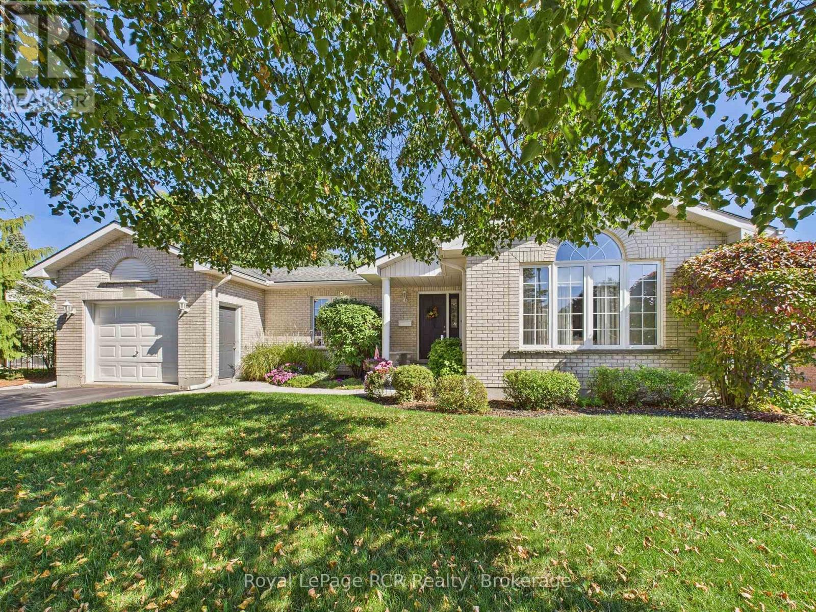 171 Charles Street, North Huron, Ontario  N0G 2W0 - Photo 2 - X12967996