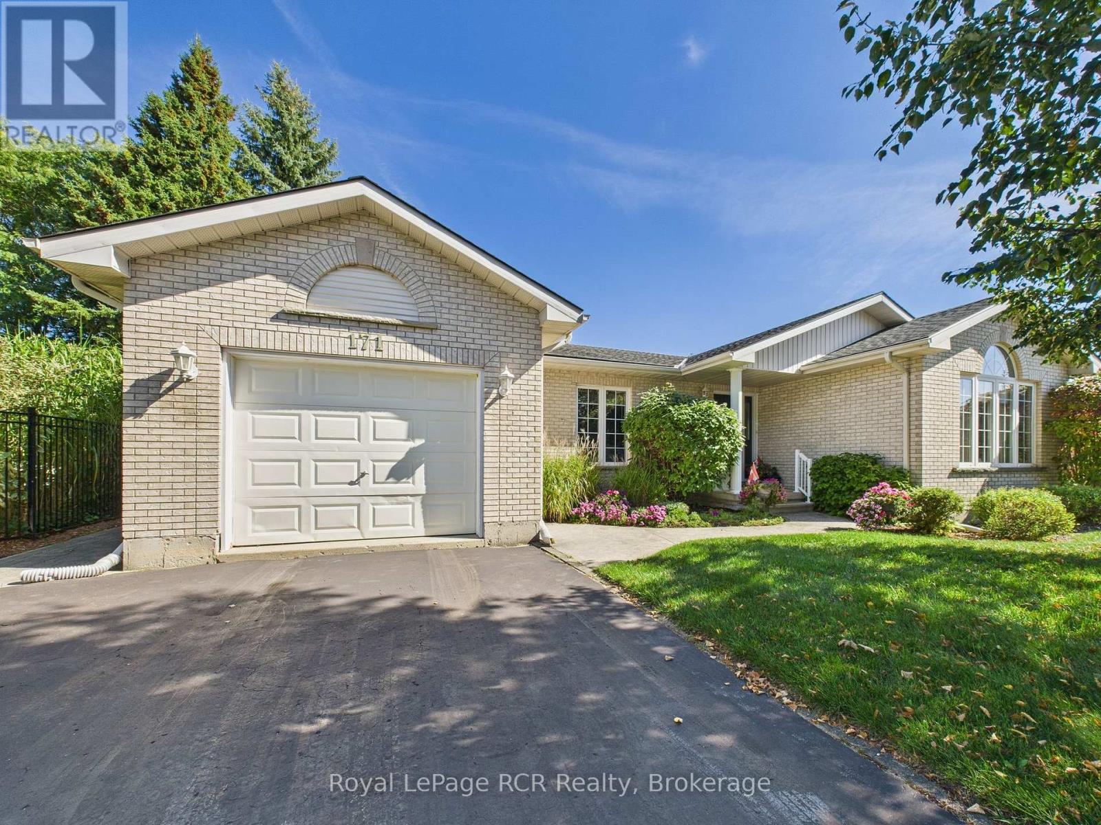 171 Charles Street, North Huron, Ontario  N0G 2W0 - Photo 3 - X12967996