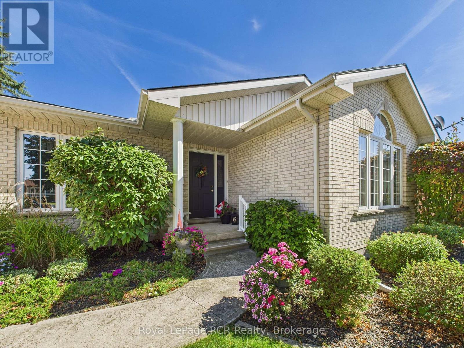 171 Charles Street, North Huron, Ontario  N0G 2W0 - Photo 4 - X12967996