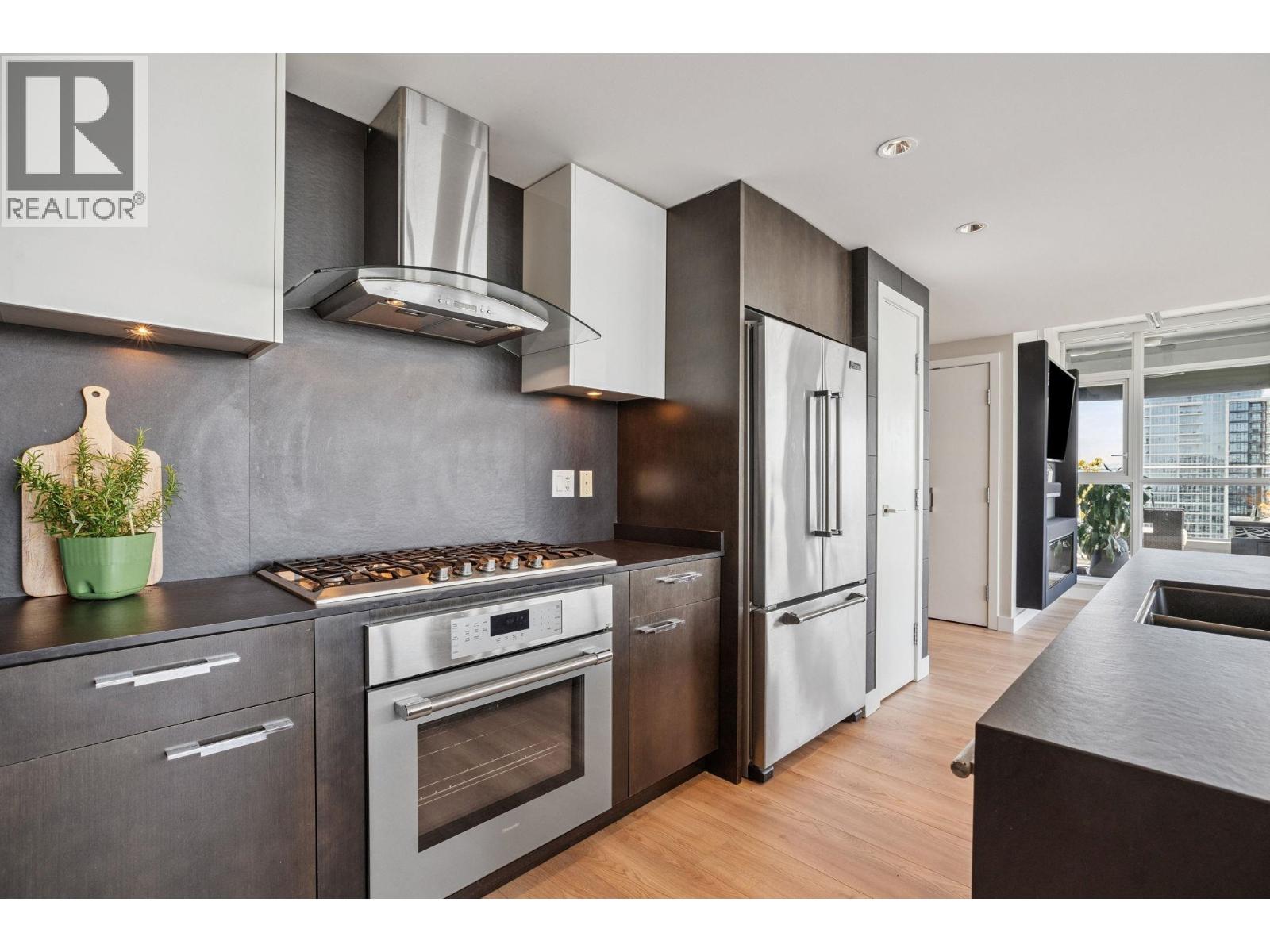 1905 958 Ridgeway Avenue, Coquitlam, British Columbia  V3K 0C5 - Photo 11 - R3107875