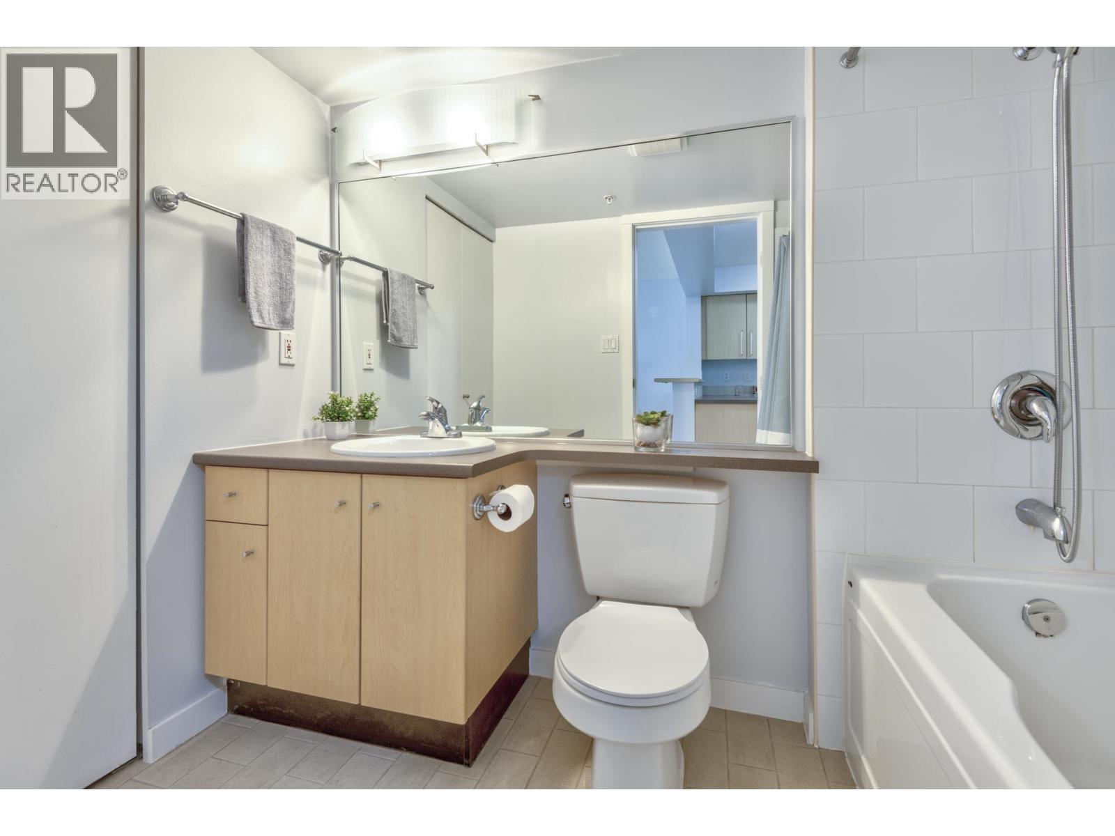 308 2768 Cranberry Drive, Vancouver, British Columbia  V6K 4V1 - Photo 17 - R3107888