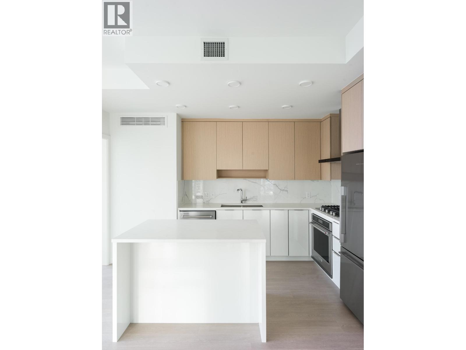 1308 699 Whiting Way, Coquitlam, British Columbia  V3J 0N7 - Photo 3 - R3107923