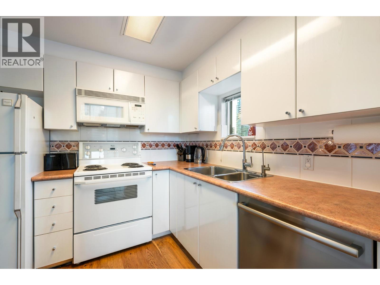 2103 1166 Melville Street, Vancouver, British Columbia V6E 4P5 - Photo 12 - R3107947