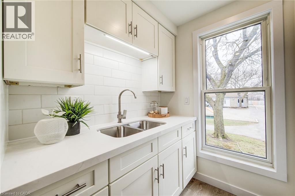 35 BRECKENRIDGE Drive Unit# 64, Kitchener, Ontario