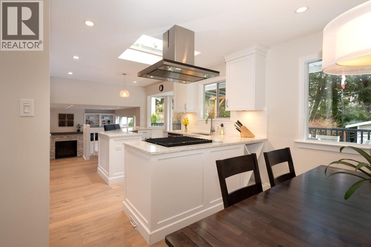 1716 Cascade Court, North Vancouver, British Columbia  V7G 2H6 - Photo 10 - R3107903