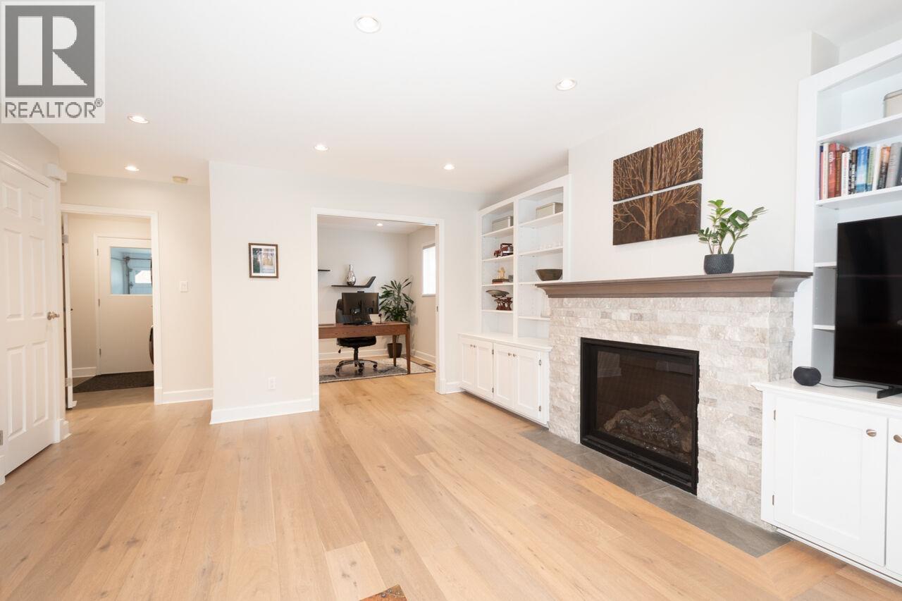 1716 Cascade Court, North Vancouver, British Columbia  V7G 2H6 - Photo 14 - R3107903