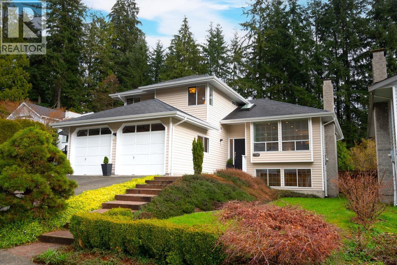 1716 Cascade Court, North Vancouver, British Columbia  V7G 2H6 - Photo 2 - R3107903