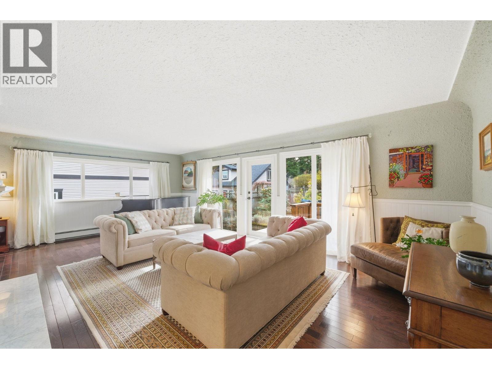 56 Seventh Avenue, New Westminster, British Columbia  V3L 1W1 - Photo 11 - R3107904