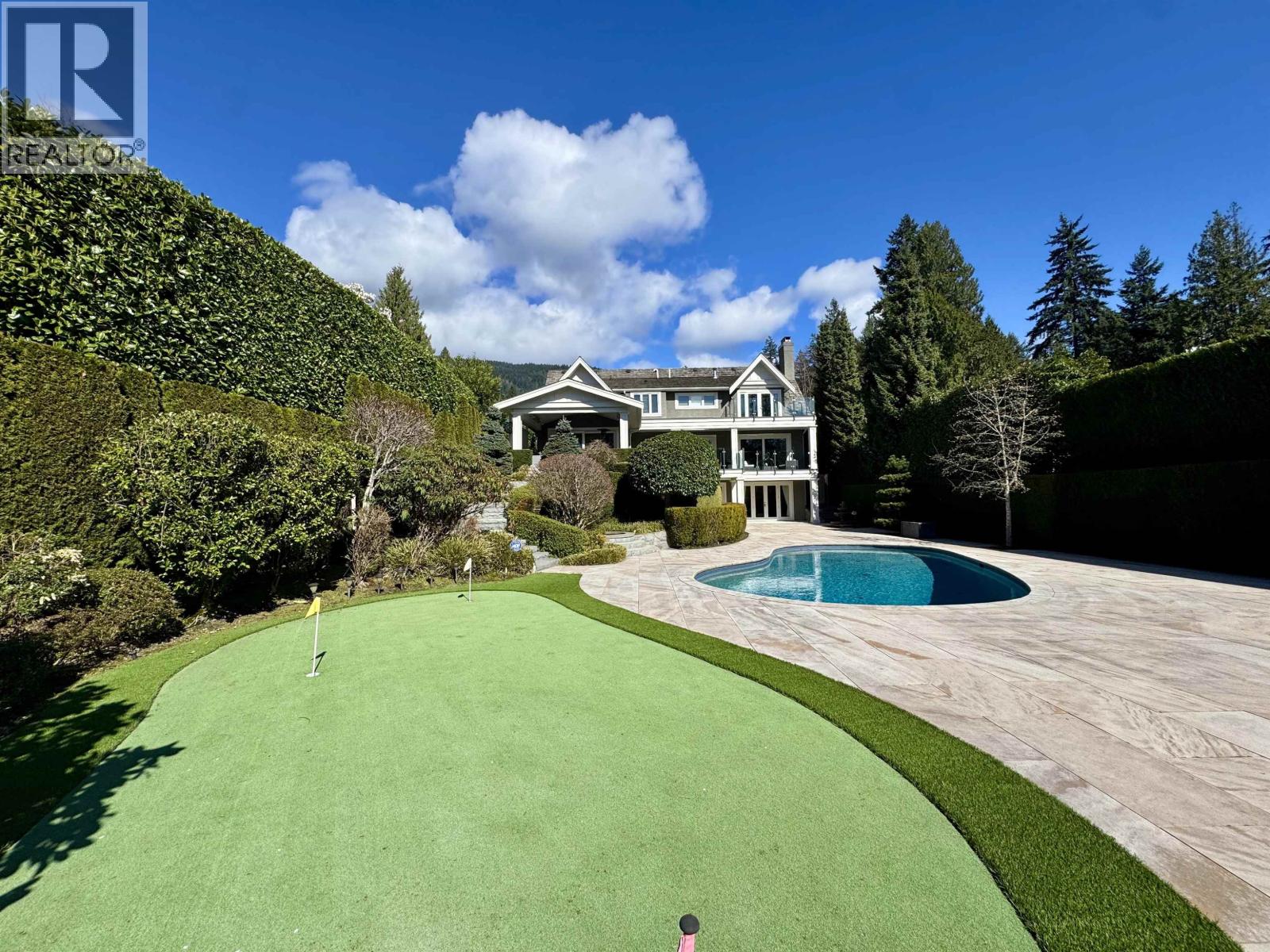 2920 MATHERS AVENUE, West Vancouver, British Columbia