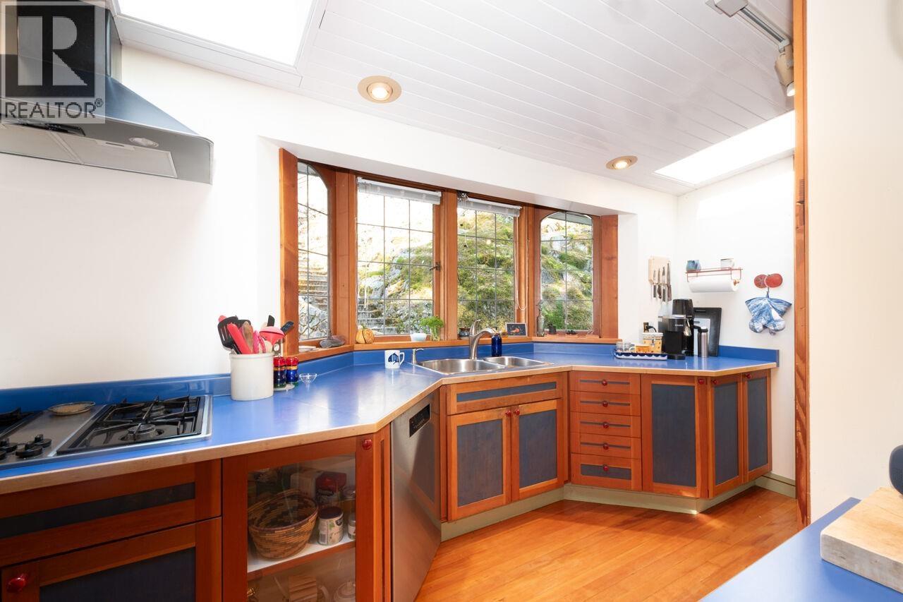 1248 Miller Road, Bowen Island, British Columbia  V0N 1G1 - Photo 13 - R3107946