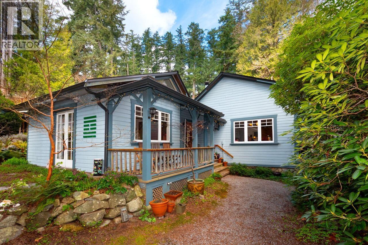 1248 Miller Road, Bowen Island, British Columbia  V0N 1G1 - Photo 2 - R3107946