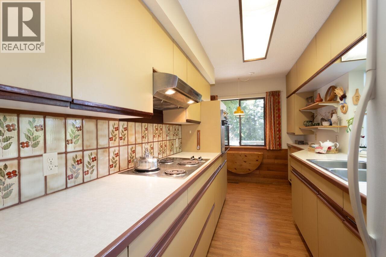 839 Captain's Way, Bowen Island, British Columbia  V0N 1G2 - Photo 13 - R3107950