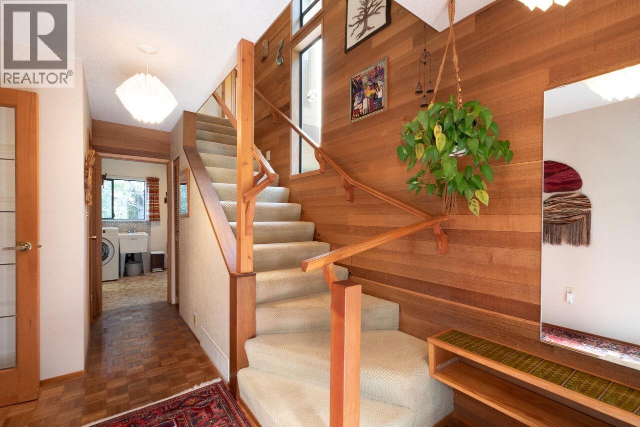 839 Captain's Way, Bowen Island, British Columbia  V0N 1G2 - Photo 15 - R3107950