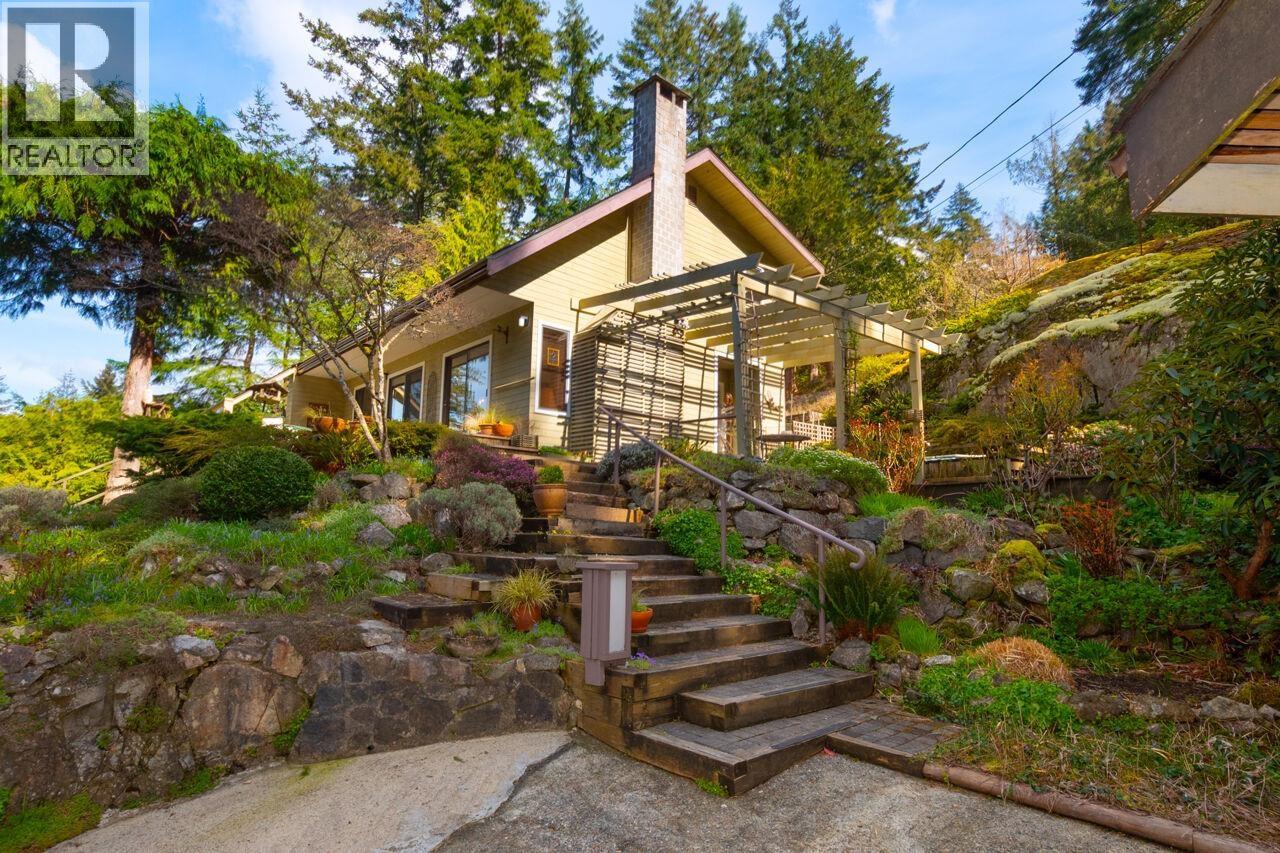 839 Captain's Way, Bowen Island, British Columbia  V0N 1G2 - Photo 3 - R3107950