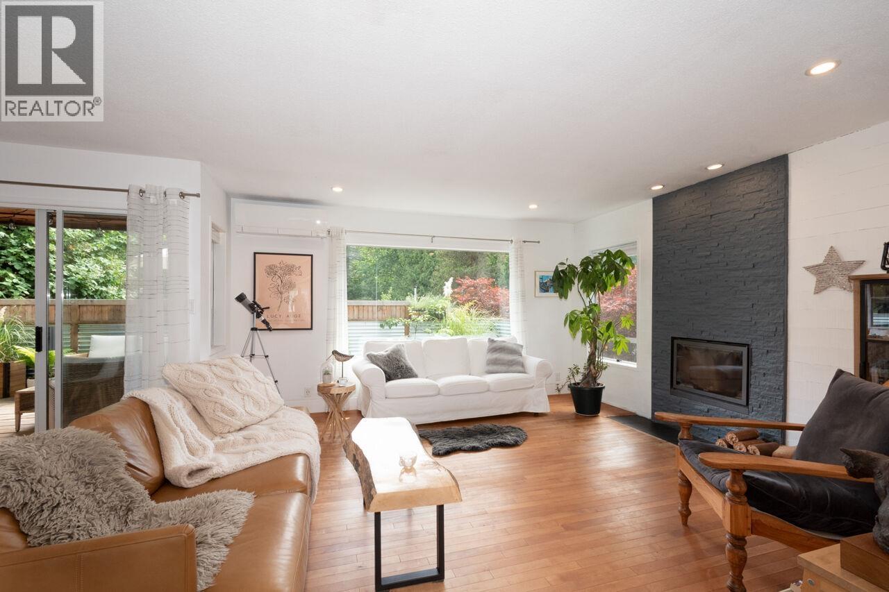 1101 LENORA ROAD, Bowen Island, British Columbia