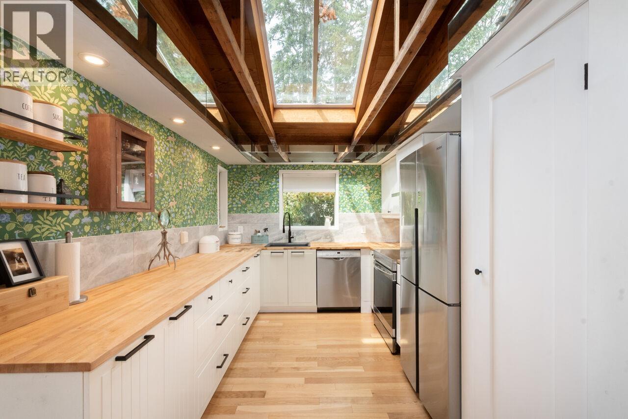 1101 Lenora Road, Bowen Island, British Columbia V0N 1G1 - Photo 10 - R3108001