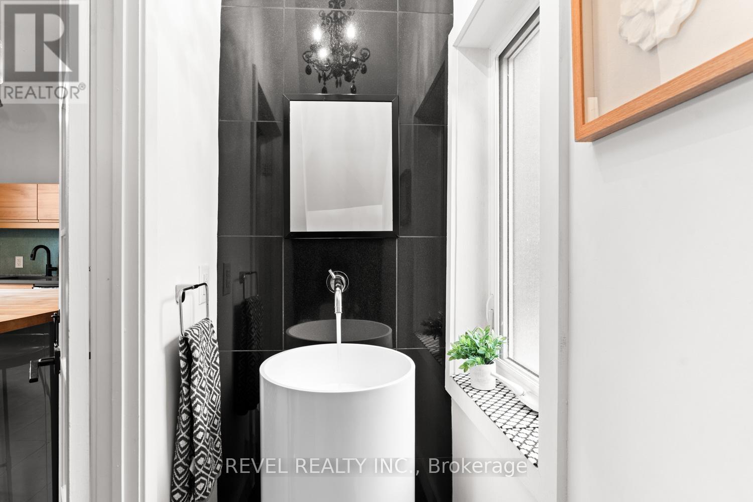 89 Foxley Street, Toronto, Ontario M6J 1P9 - Photo 10 - C12968002