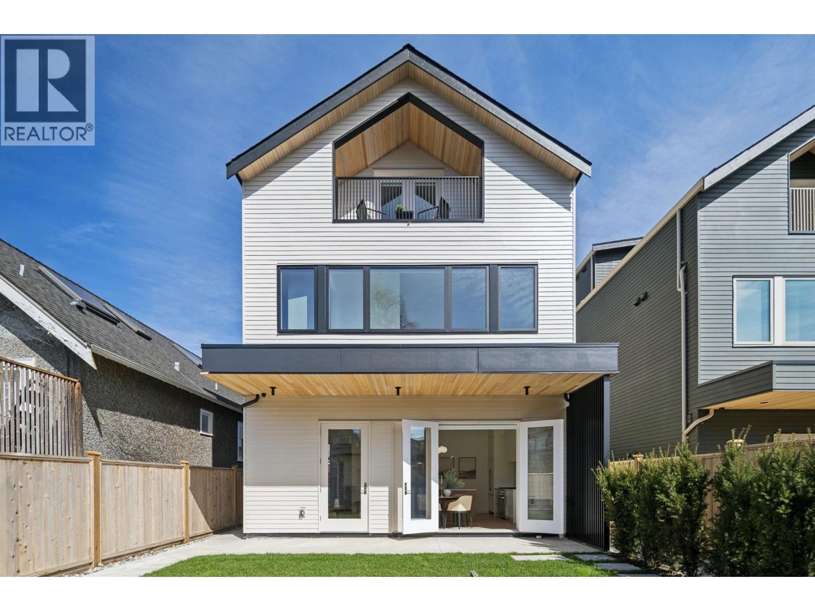 2 3648 WEST 20TH AVENUE, Vancouver, British Columbia