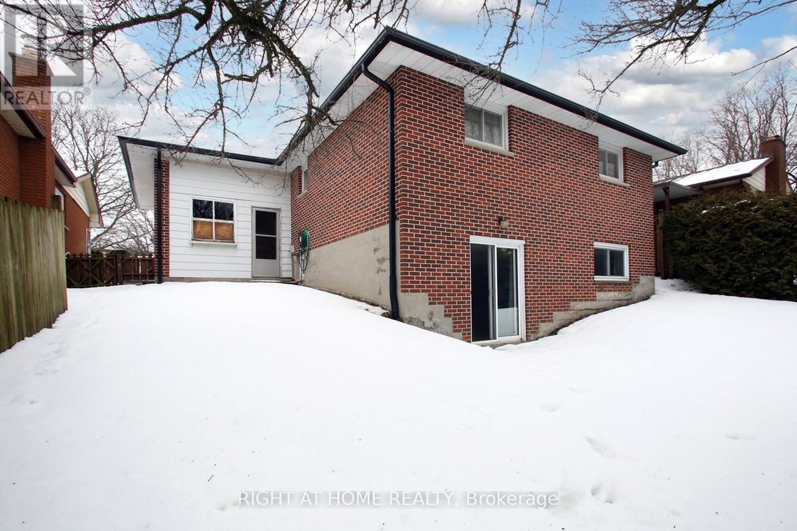 753 Tarn Court, Oshawa, Ontario  L1J 6Y8 - Photo 25 - E12968004