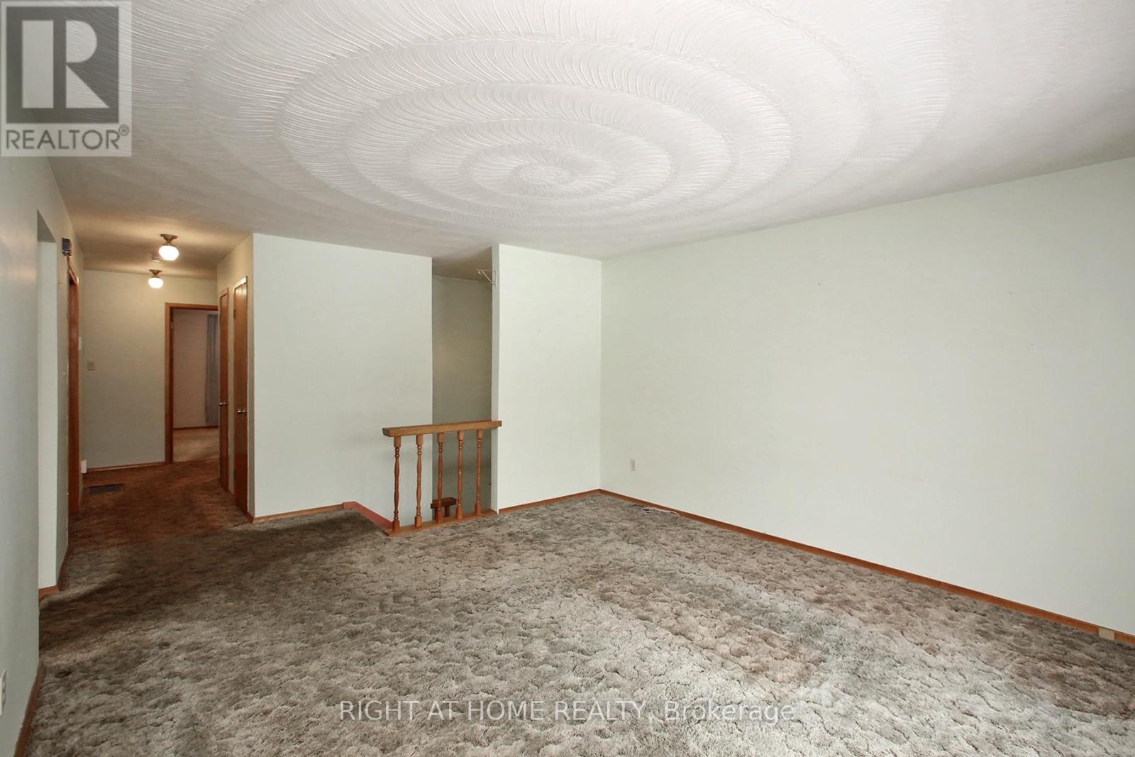 753 Tarn Court, Oshawa, Ontario  L1J 6Y8 - Photo 6 - E12968004