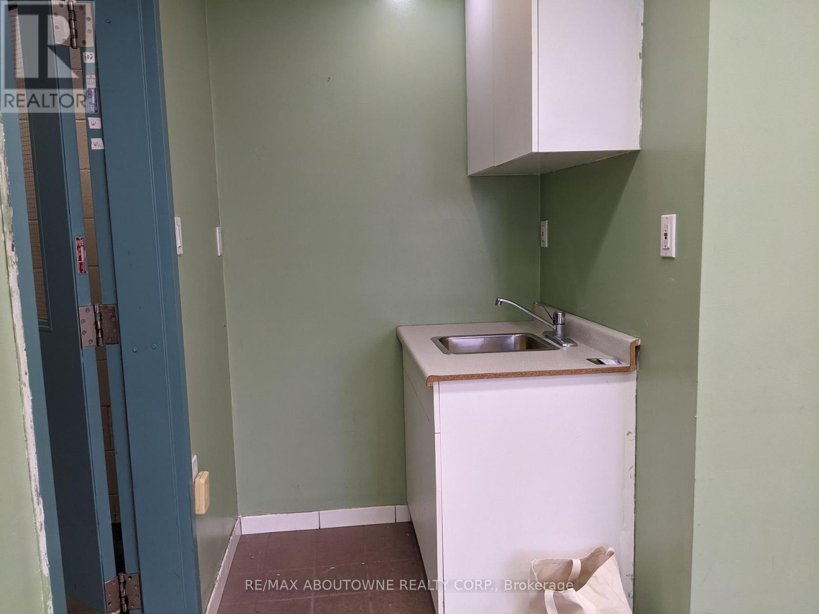 1 - 3100 Ridgeway Drive, Mississauga, Ontario  L5L 5M5 - Photo 19 - W12967986