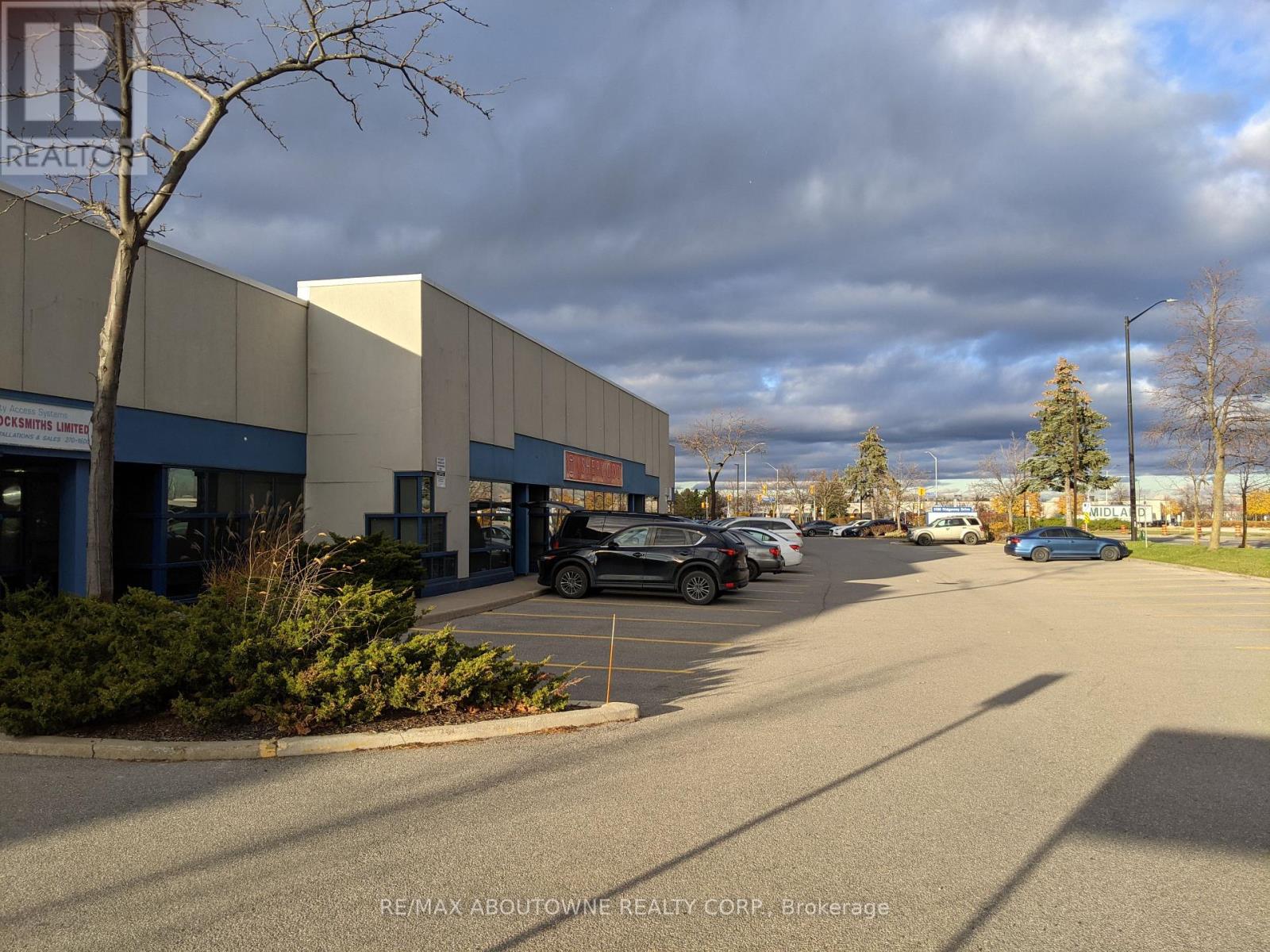 1 - 3100 Ridgeway Drive, Mississauga, Ontario  L5L 5M5 - Photo 7 - W12967986