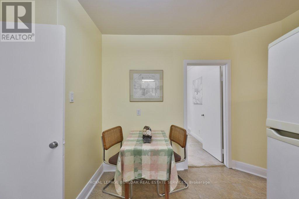39 Wickford Drive, Toronto, Ontario  M6L 1K9 - Photo 15 - W12967988