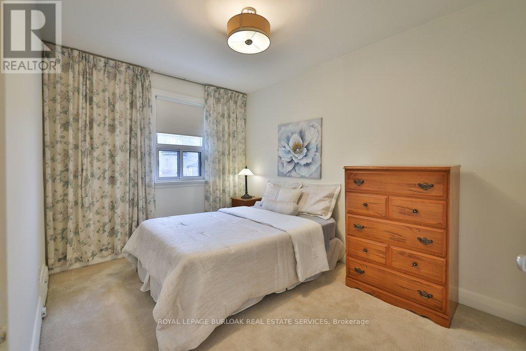 39 Wickford Drive, Toronto, Ontario  M6L 1K9 - Photo 19 - W12967988