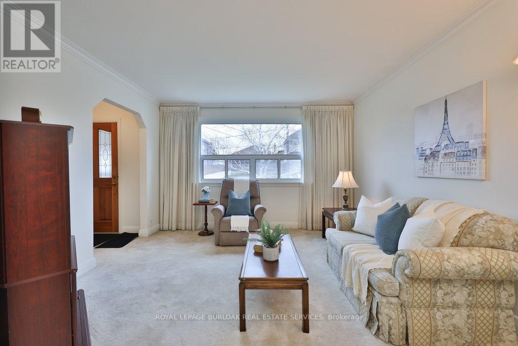 39 Wickford Drive, Toronto, Ontario  M6L 1K9 - Photo 6 - W12967988