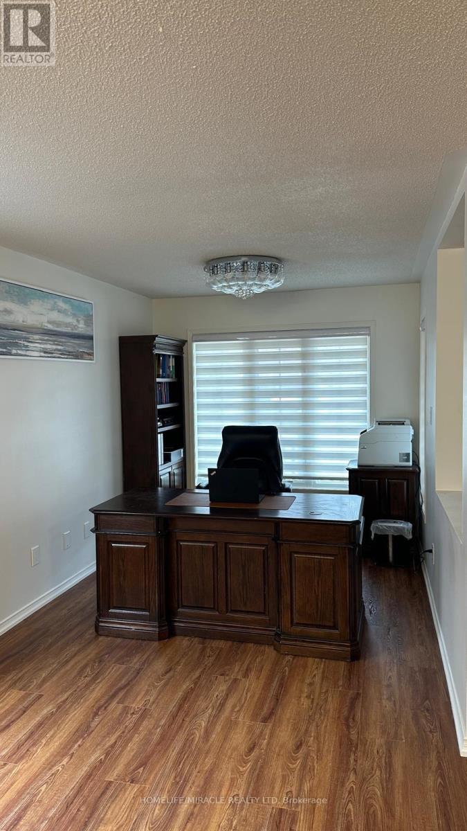 65 Fairhill Avenue, Brampton, Ontario  L7A 2E8 - Photo 6 - W12968006