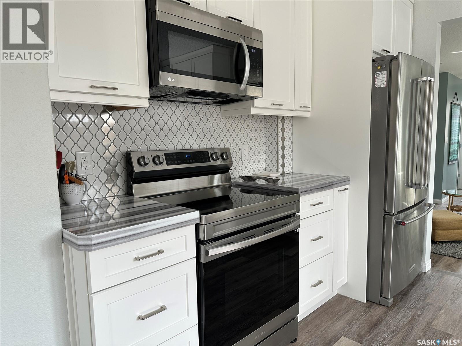 414 Government Road Ne, Weyburn, Saskatchewan  S4H 0P6 - Photo 10 - SK032288