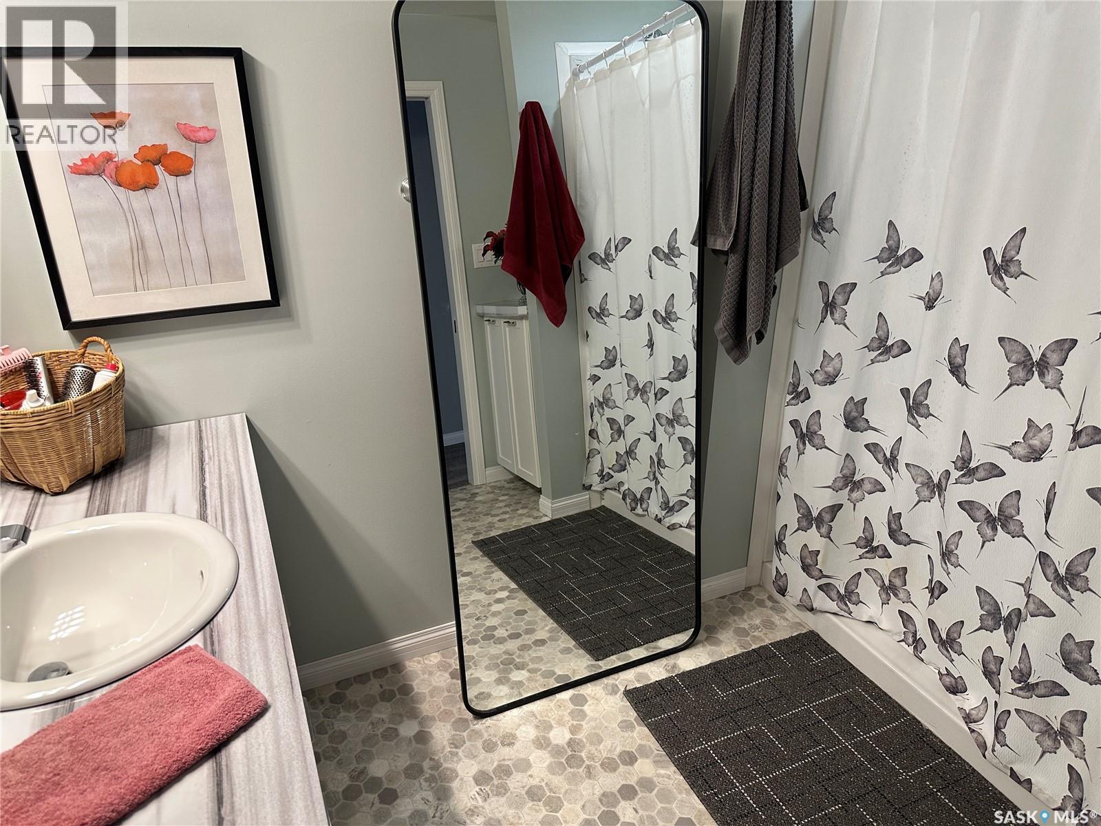 414 Government Road Ne, Weyburn, Saskatchewan  S4H 0P6 - Photo 23 - SK032288